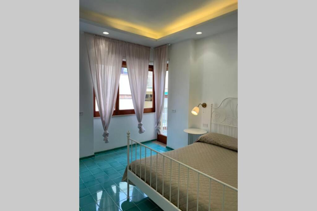Ferienwohnung Super Attico Vista Mare Con Piscina Sorrent Exterior foto