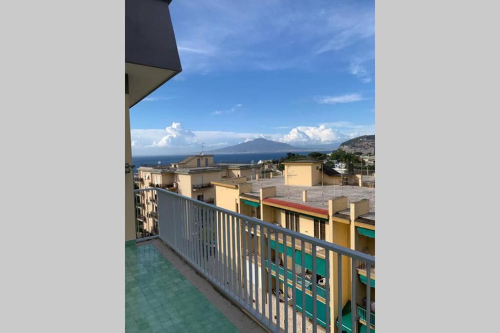 Ferienwohnung Super Attico Vista Mare Con Piscina Sorrent Exterior foto