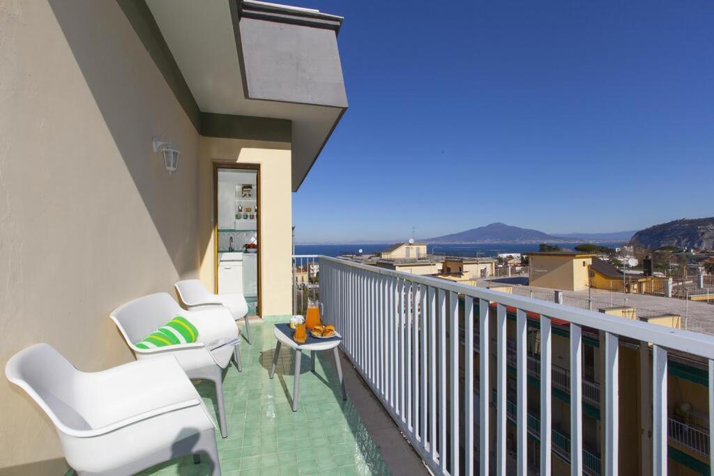 Ferienwohnung Super Attico Vista Mare Con Piscina Sorrent Exterior foto