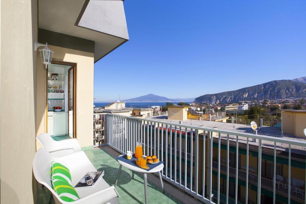 Ferienwohnung Super Attico Vista Mare Con Piscina Sorrent Exterior foto