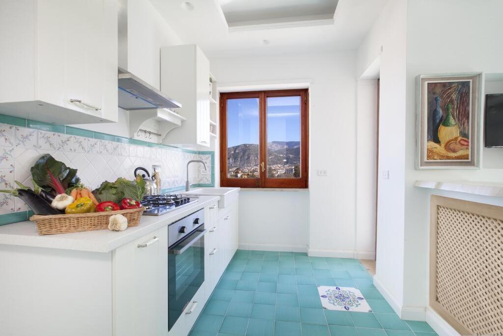 Ferienwohnung Super Attico Vista Mare Con Piscina Sorrent Exterior foto