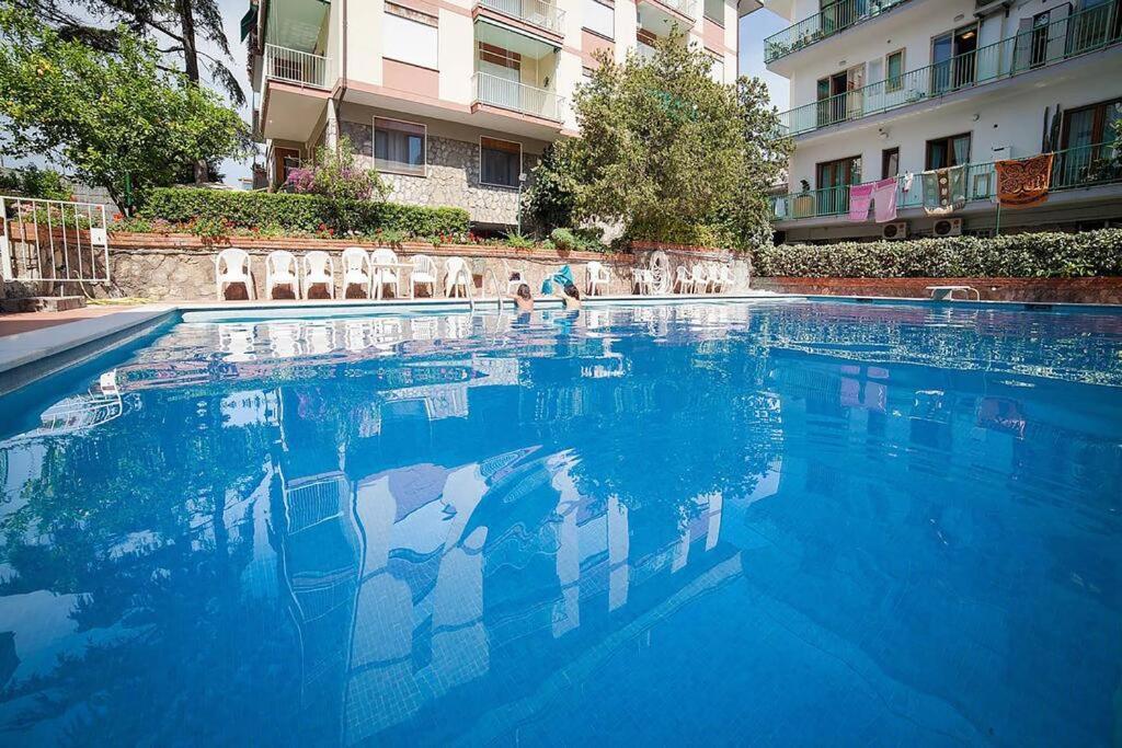 Ferienwohnung Super Attico Vista Mare Con Piscina Sorrent Exterior foto